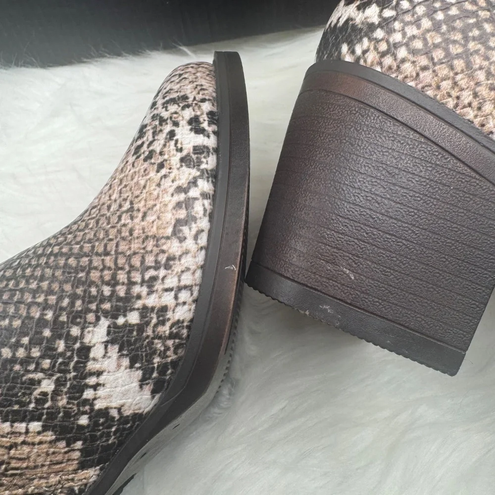 Women’s Pierre Dumas Taupe Snake Boot